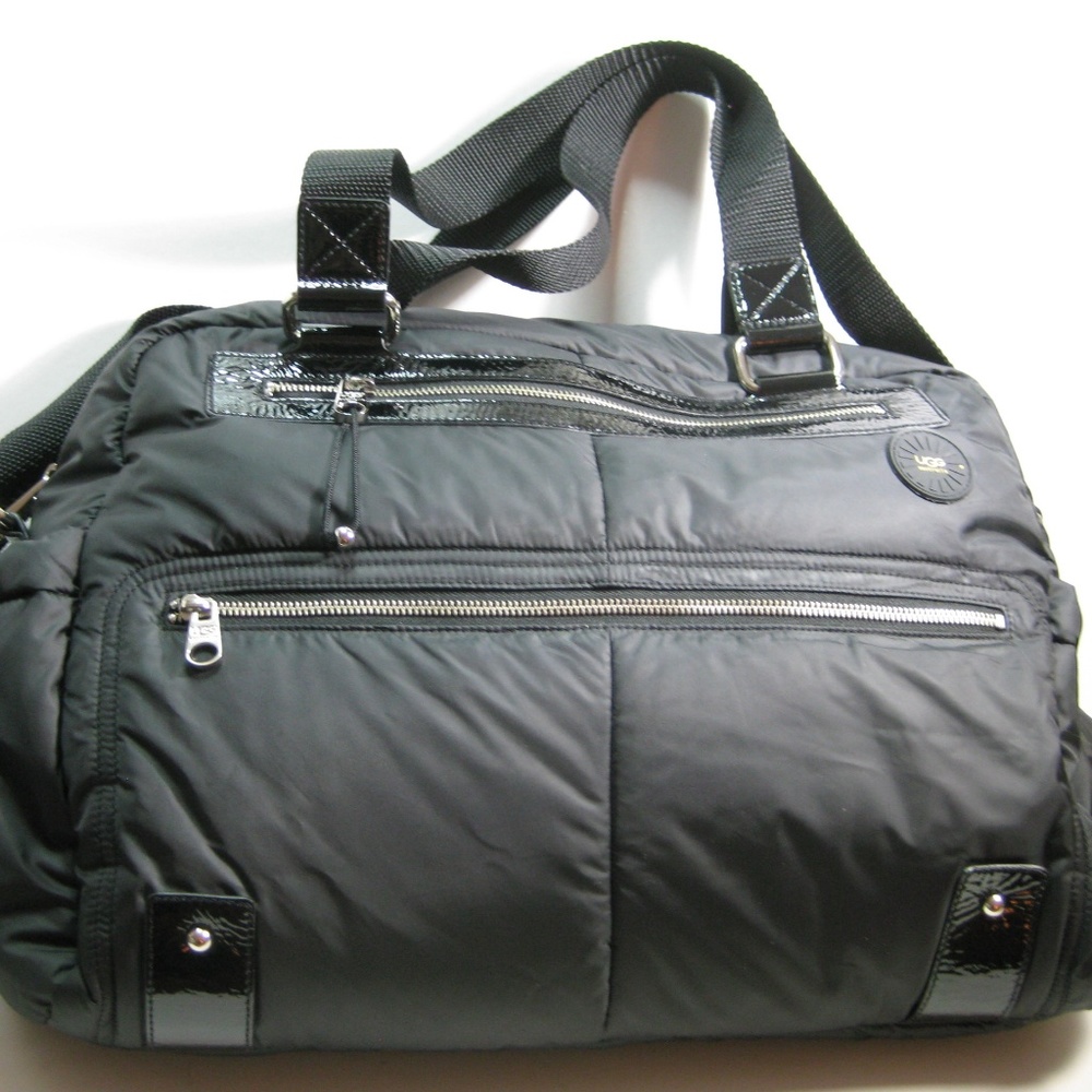 ✨SV✨ NEW UGG Australia Black quilted Sport Duffel Bag - Picture 2 of 7